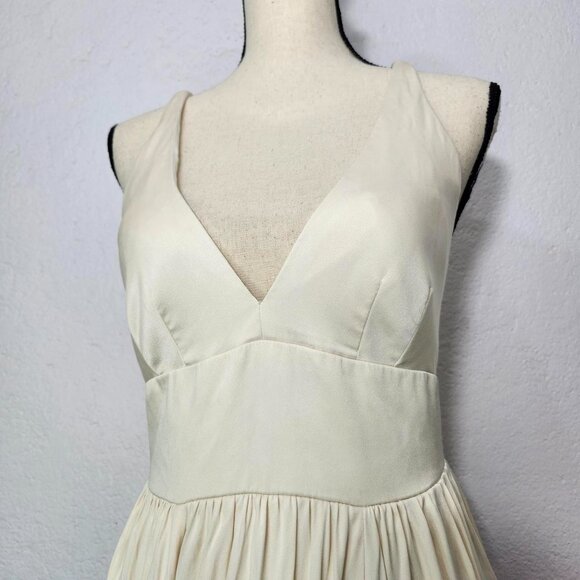 Nicole Miller 'Elizabeth' Crisscrossed Back Silk A-Line Wedding Gown Ivory - Picture 3 of 8